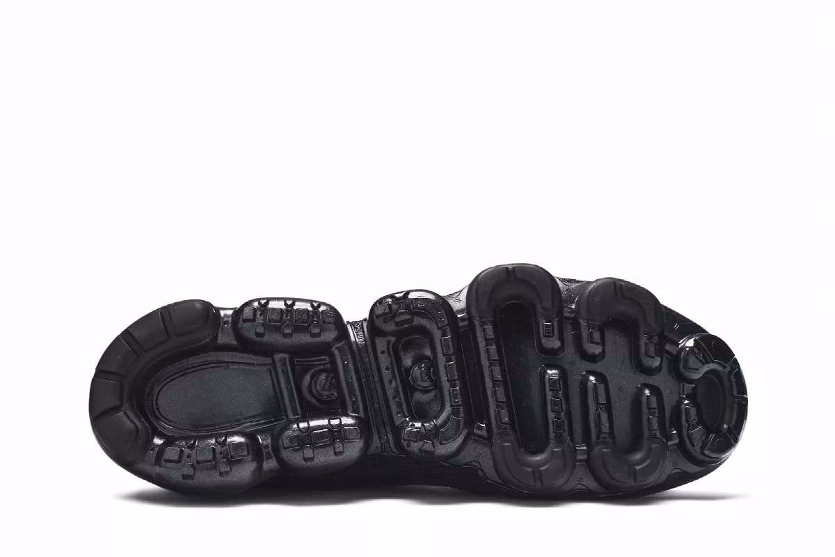 Nike Air VaporMax Flyknit 3 Triple Black, view 5