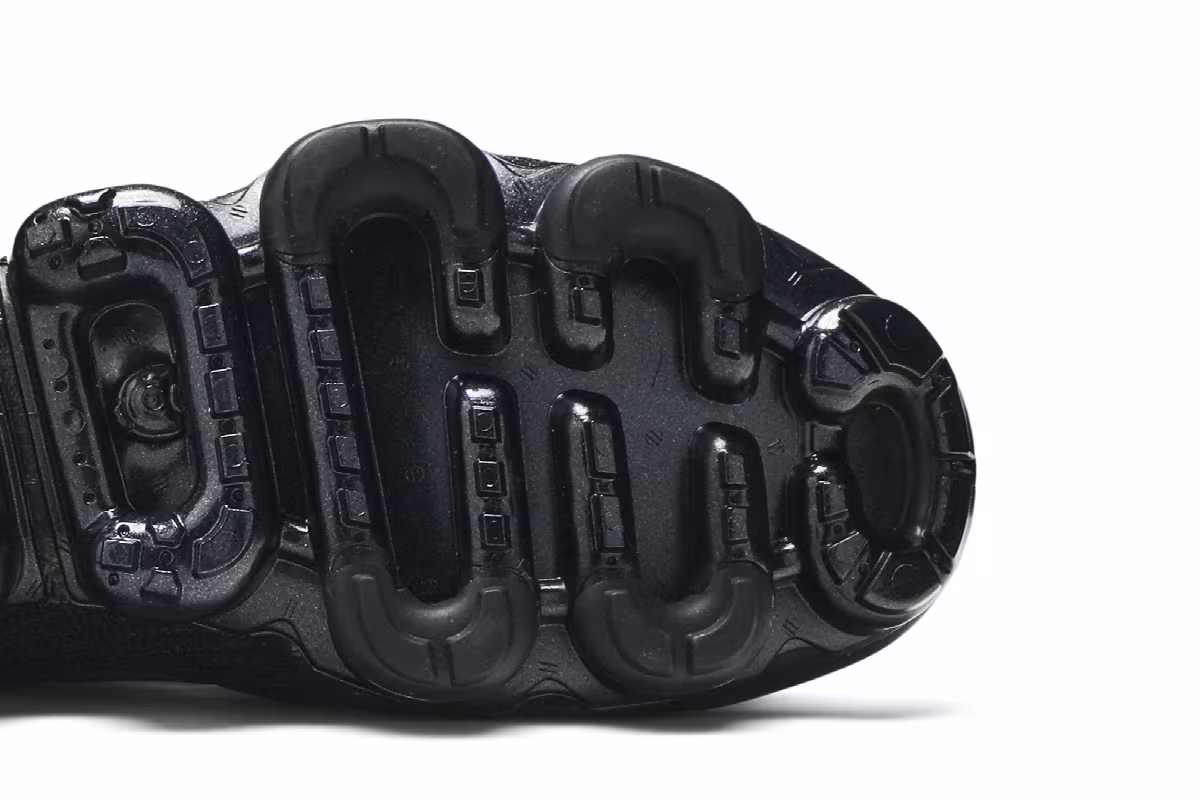 Nike Air VaporMax Flyknit 3 Triple Black, view 6