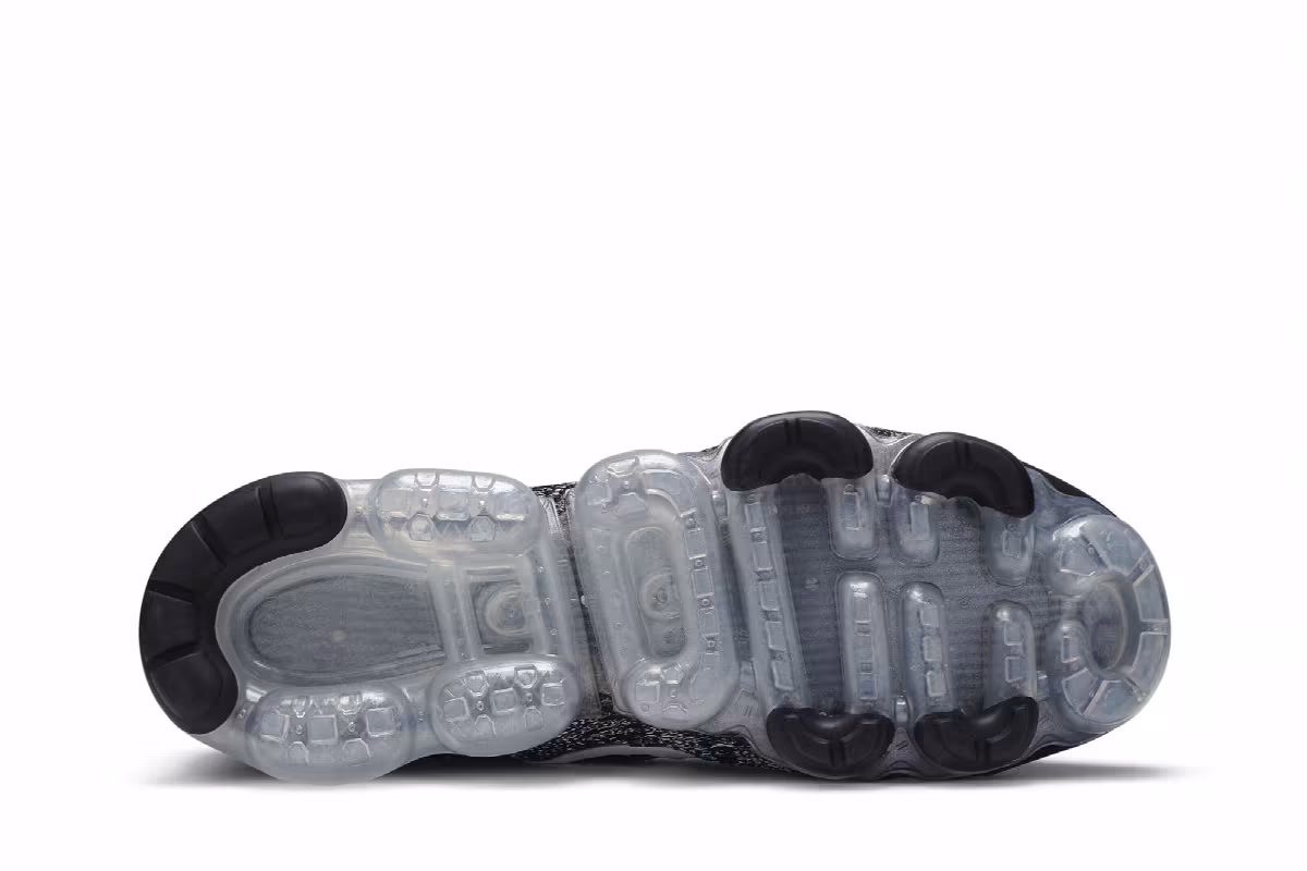 Nike Air VaporMax Flyknit 3 Oreo, view 5