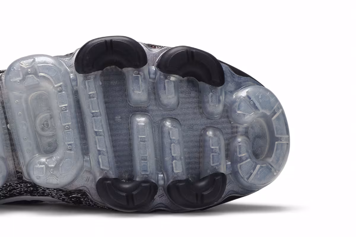 Nike Air VaporMax Flyknit 3 Oreo, view 6
