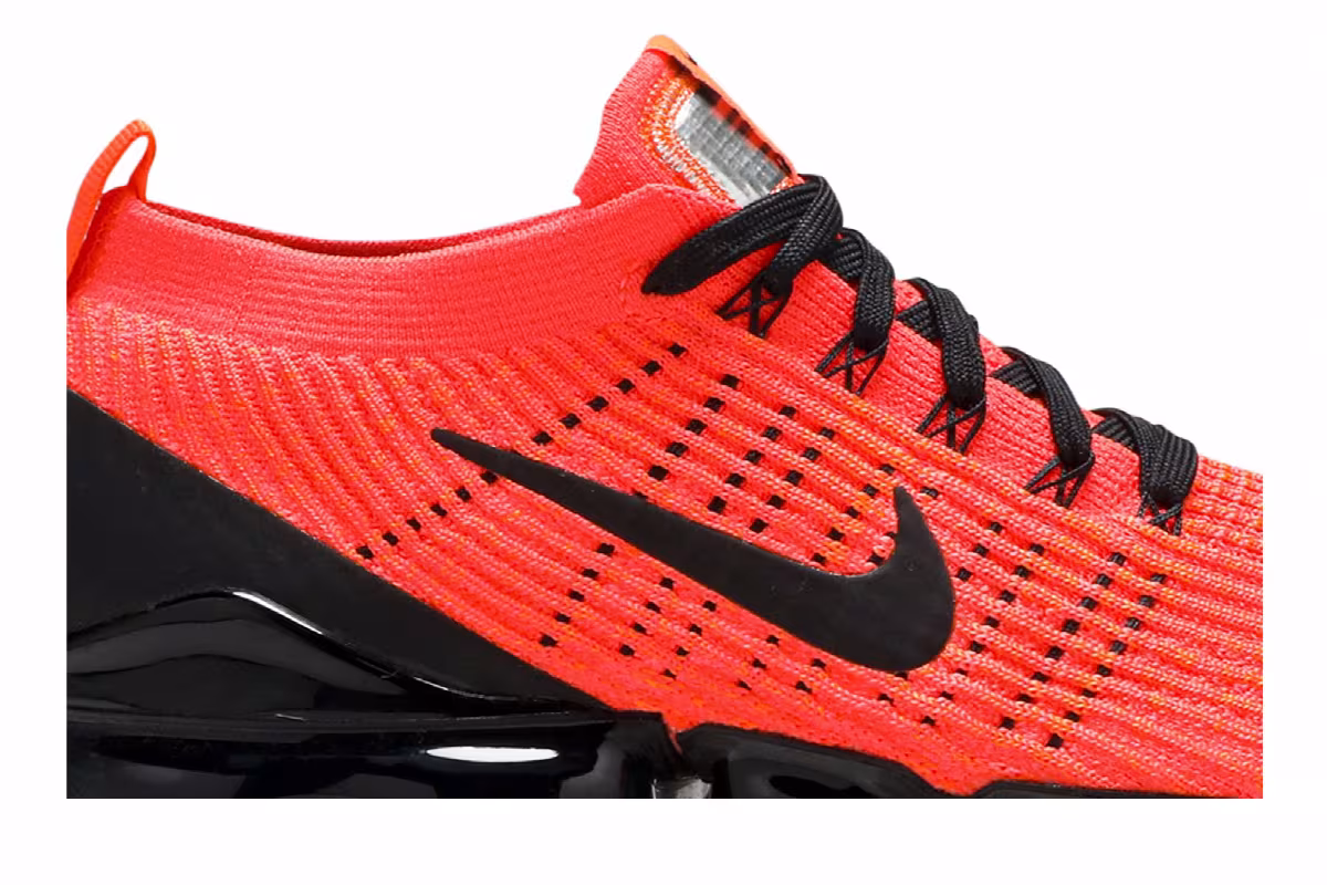 Nike Air VaporMax 3.0 Flash Crimson, view 3