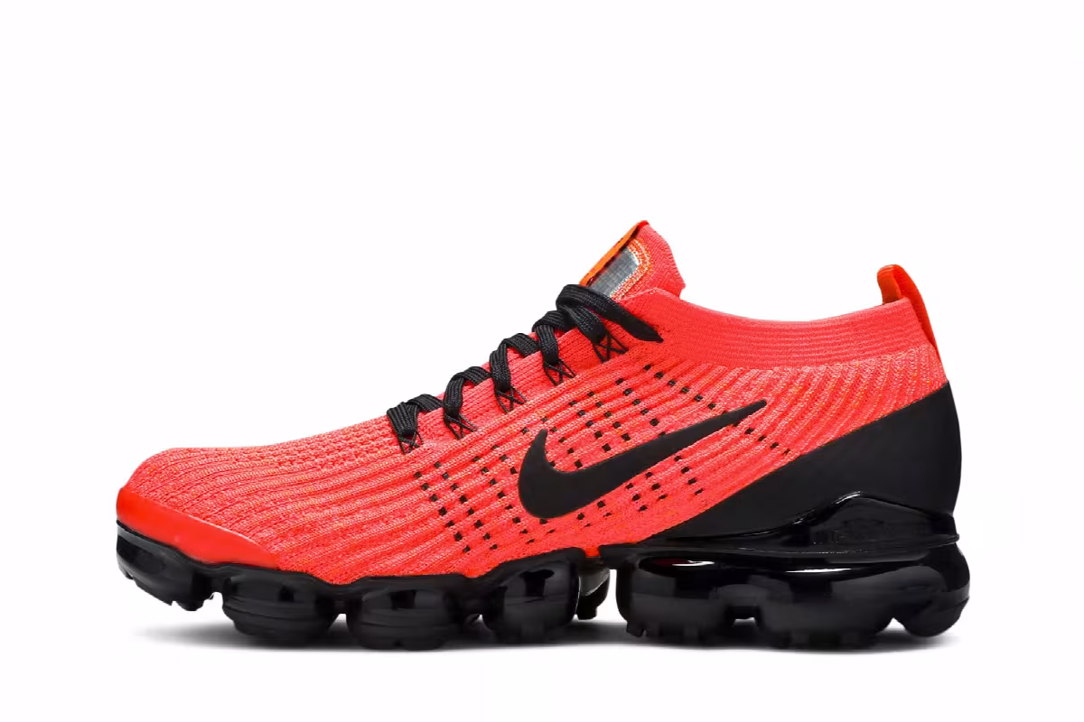 Nike Air VaporMax 3.0 Flash Crimson, view 4