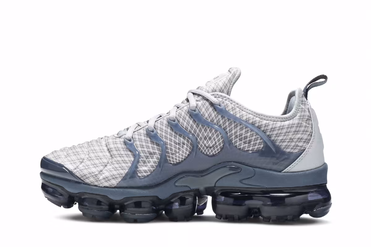 Nike Air VaporMax Plus Wolf Grey, view 4