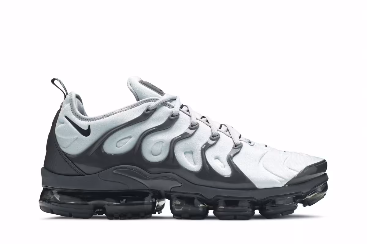 Nike Air VaporMax Plus Wolf Grey, view 2