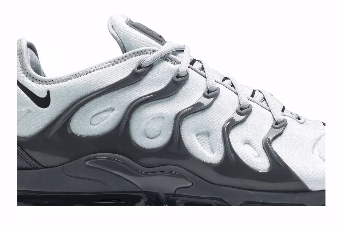 Nike Air VaporMax Plus Wolf Grey, view 3