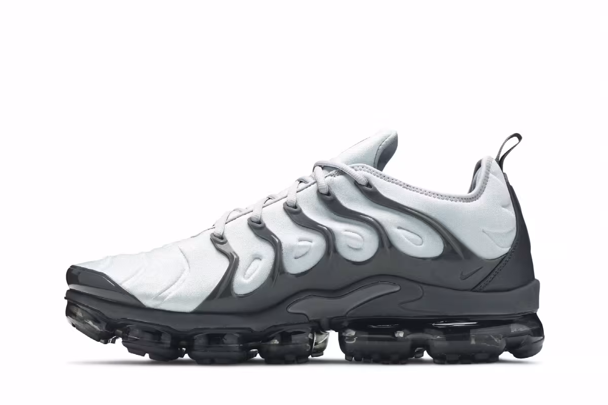 Nike Air VaporMax Plus Wolf Grey, view 4