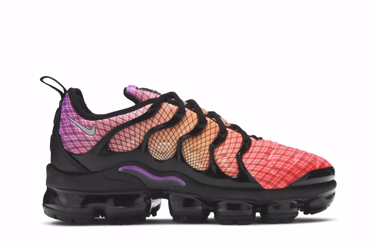 Nike Air VaporMax Plus Grid Sunset, view 2