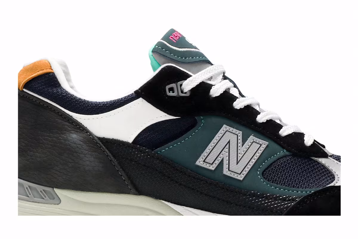 New Balance 991 Made in England Black Blue, view 3