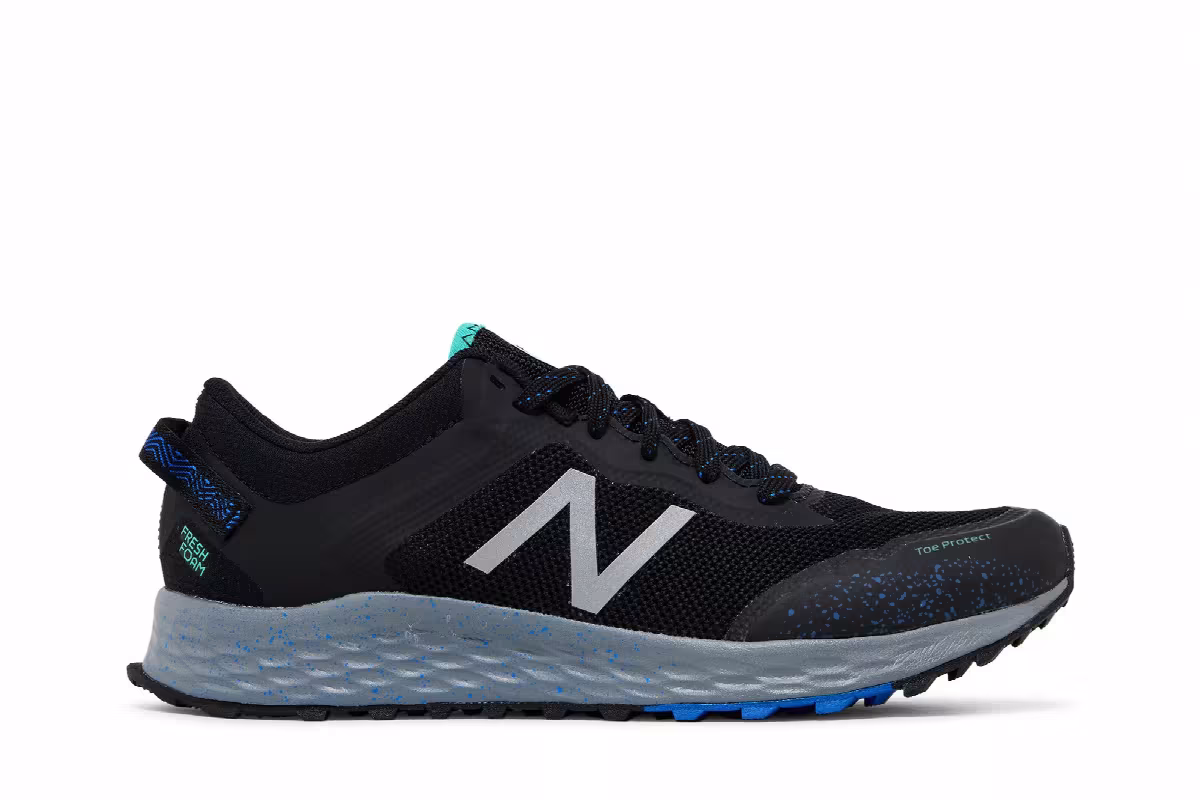 New Balance Women's Fresh Foam Arishi Wide Black, view 2