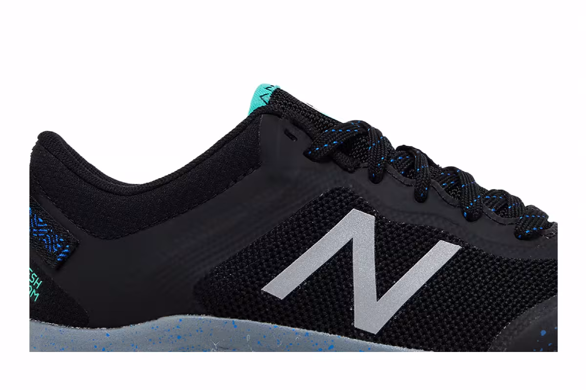 New Balance Women's Fresh Foam Arishi Wide Black, view 3