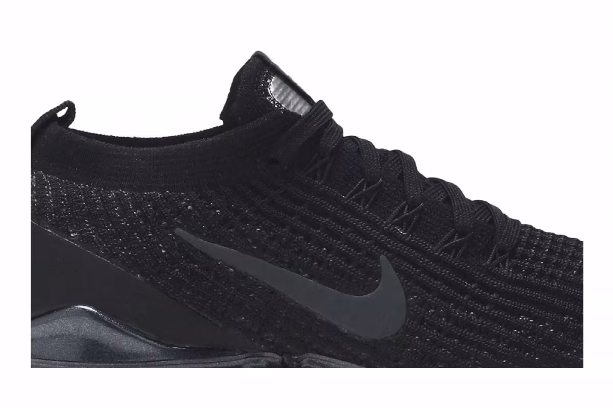 Nike Women's Air VaporMax Flyknit 3 Triple Black, view 3