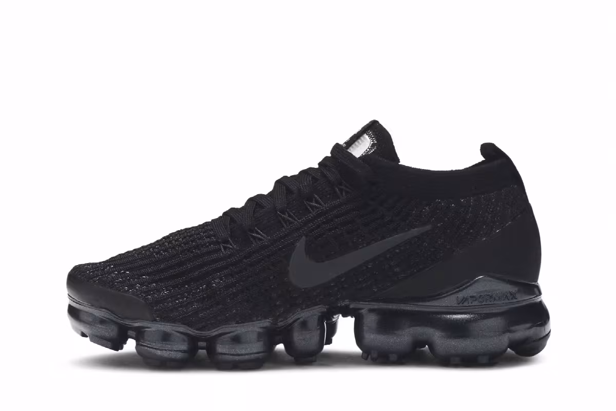 Nike Women's Air VaporMax Flyknit 3 Triple Black, view 4