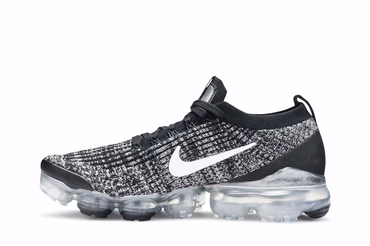 Nike Women's Air VaporMax Flyknit 3 Oreo, view 4