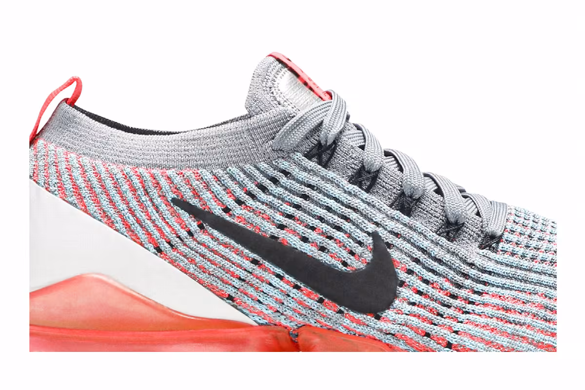 Nike Women's Air VaporMax Flyknit 3 Flash Crimson, view 3