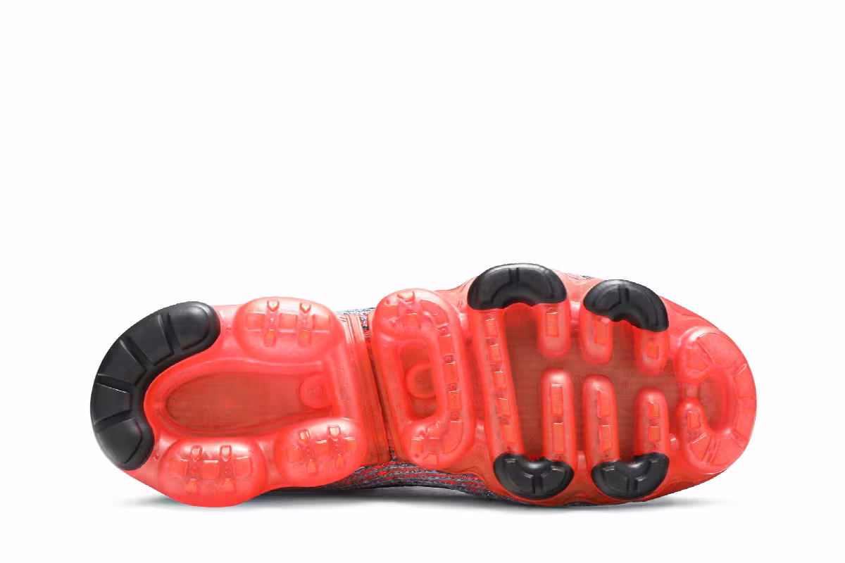 Nike Women's Air VaporMax Flyknit 3 Flash Crimson, view 5