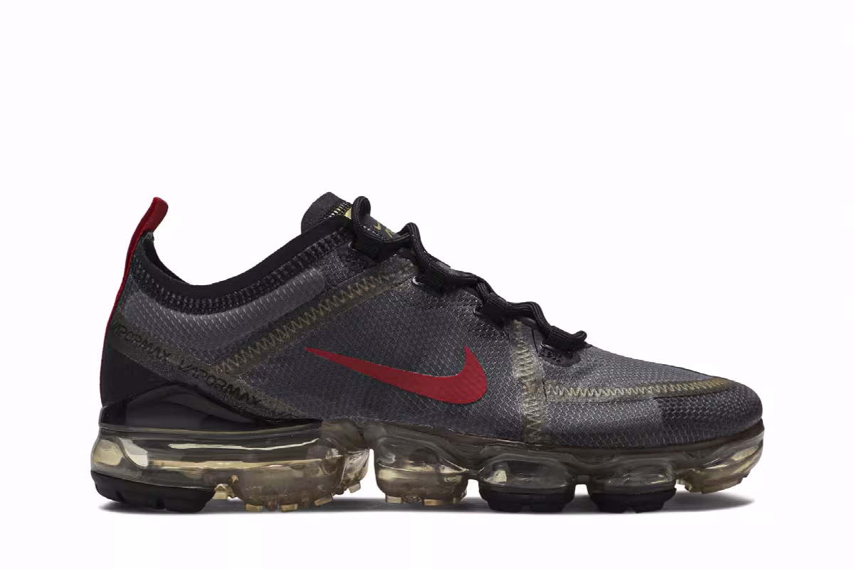 Nike Women's Air VaporMax 2019 Black Metallic Gold, view 2
