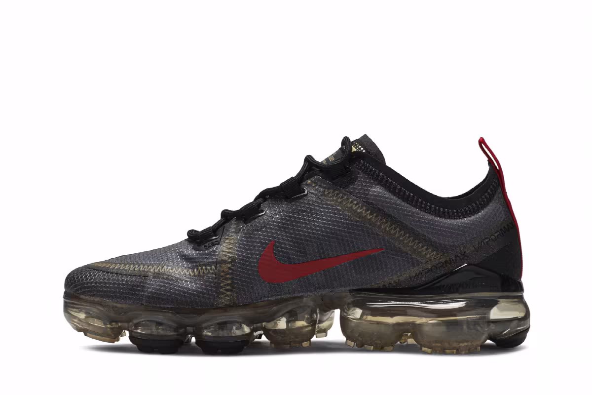 Nike Women's Air VaporMax 2019 Black Metallic Gold, view 4