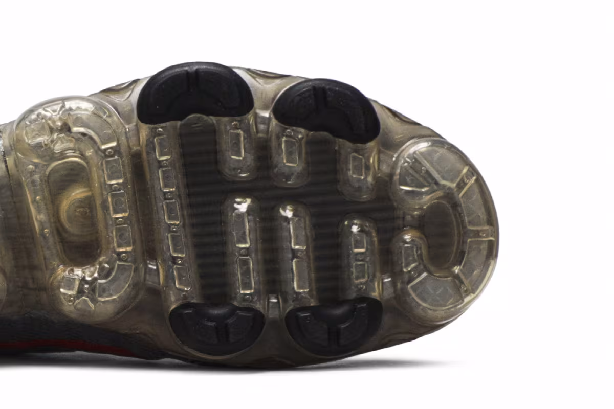 Nike Women's Air VaporMax 2019 Black Metallic Gold, view 6