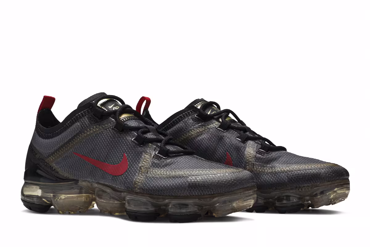 Nike Women's Air VaporMax 2019 Black Metallic Gold, view 9