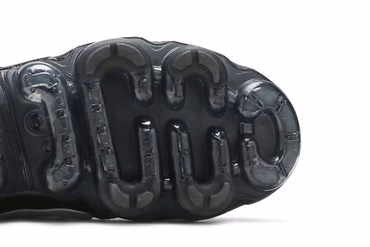 Nike Women's Air VaporMax 2019 Utility Black Reflect Silver, view 6