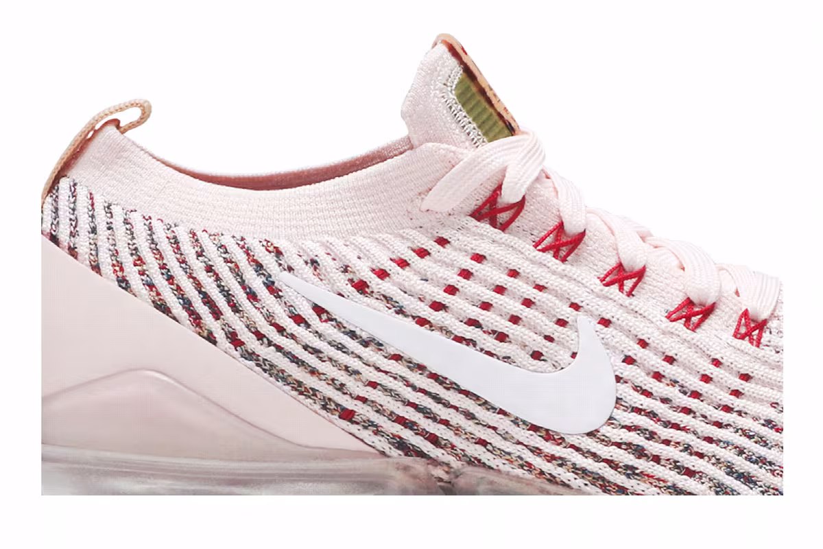 Nike Women's Air VaporMax Flyknit 3.0 Sunset Tint, view 3