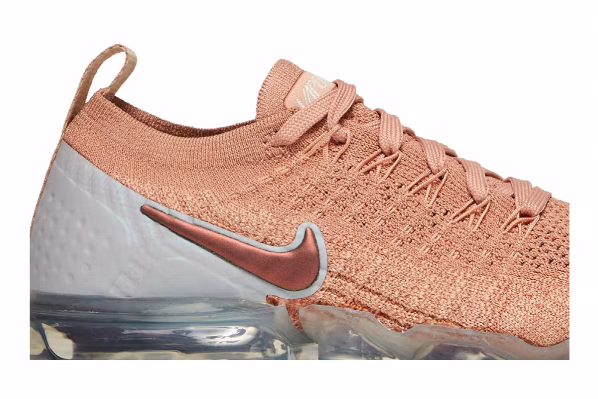 Nike Women's Air VaporMax Flyknit 2 Rose Gold, view 3