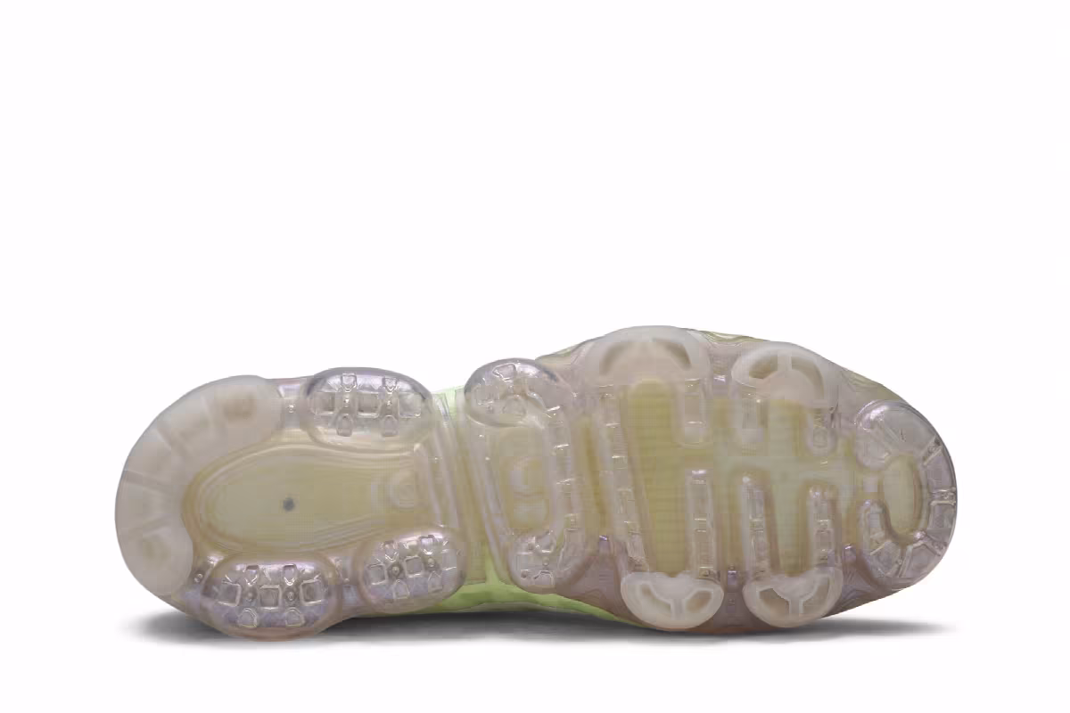 Nike Women's Air VaporMax 2019 SE Luminous Green, view 5
