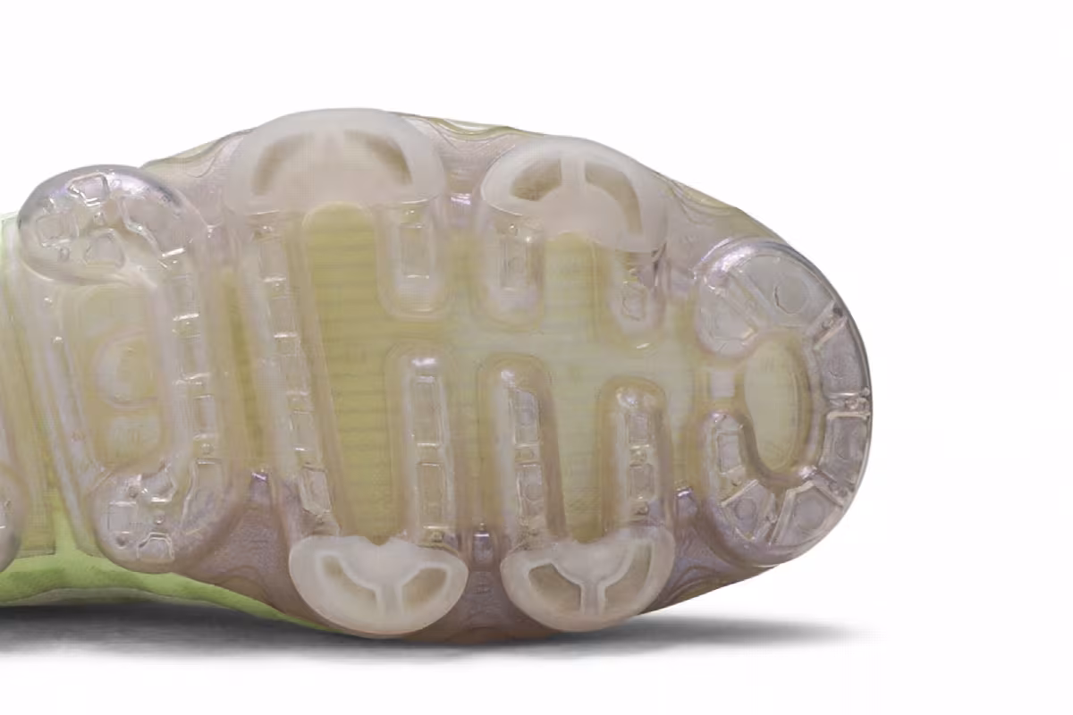 Nike Women's Air VaporMax 2019 SE Luminous Green, view 6