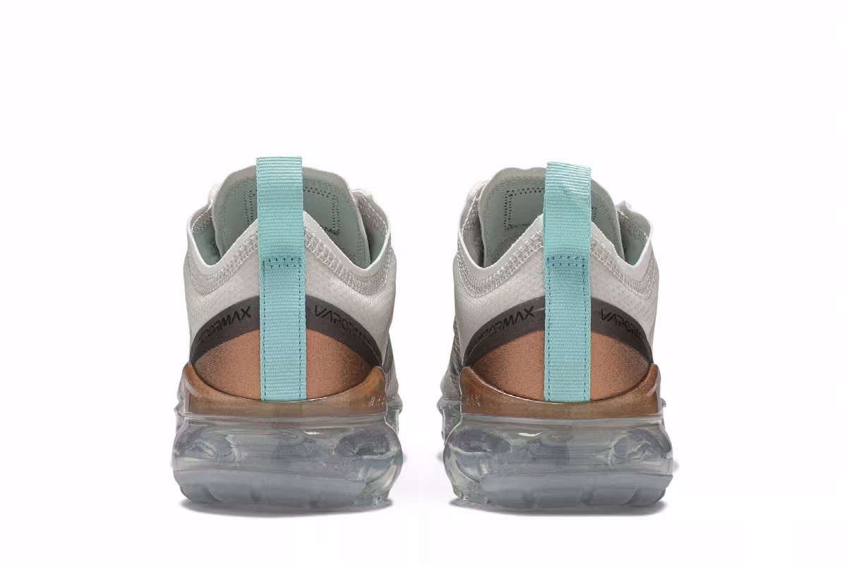 Nike Women's Air VaporMax 2019 SE Phantom Metallic Pewter, view 7