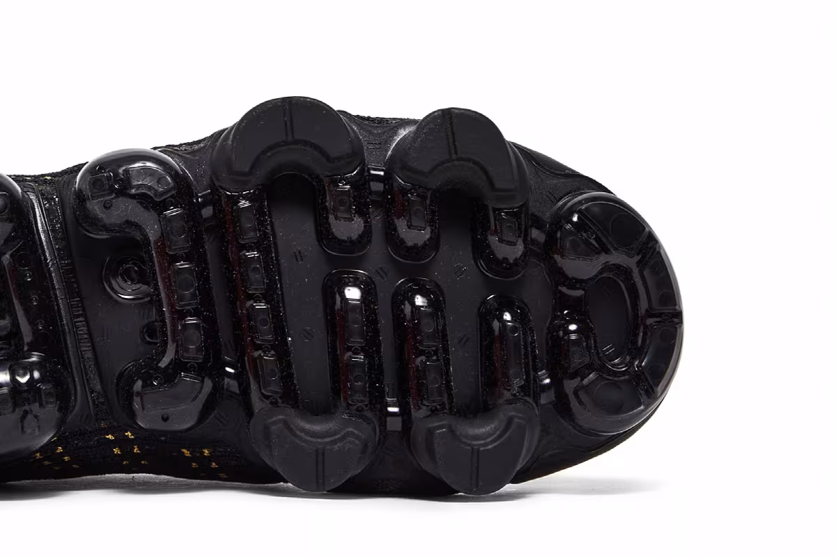 Nike Air VaporMax Flyknit 3 GS Black Gold, view 6
