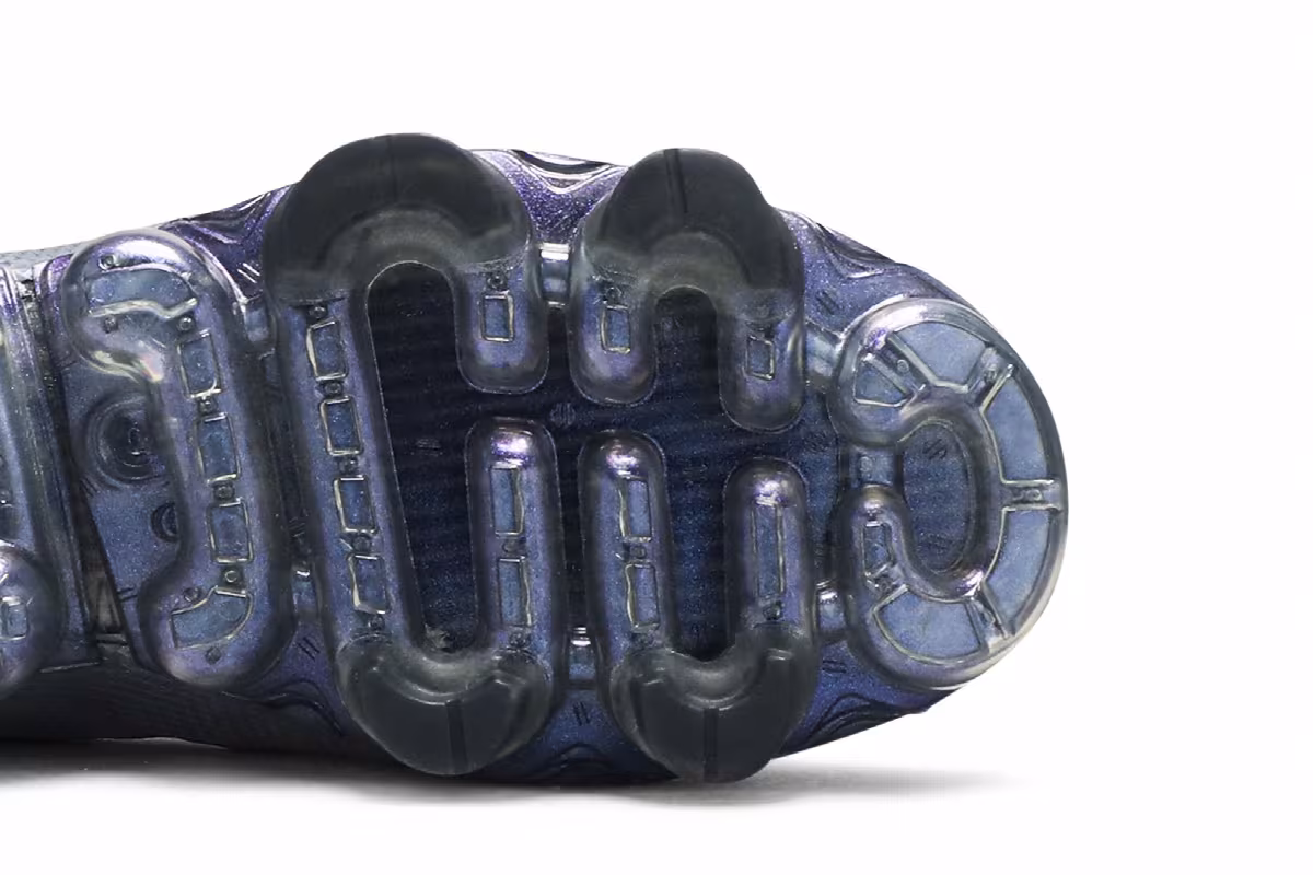 Nike Air VaporMax 2019 GS Throwback Future, view 6