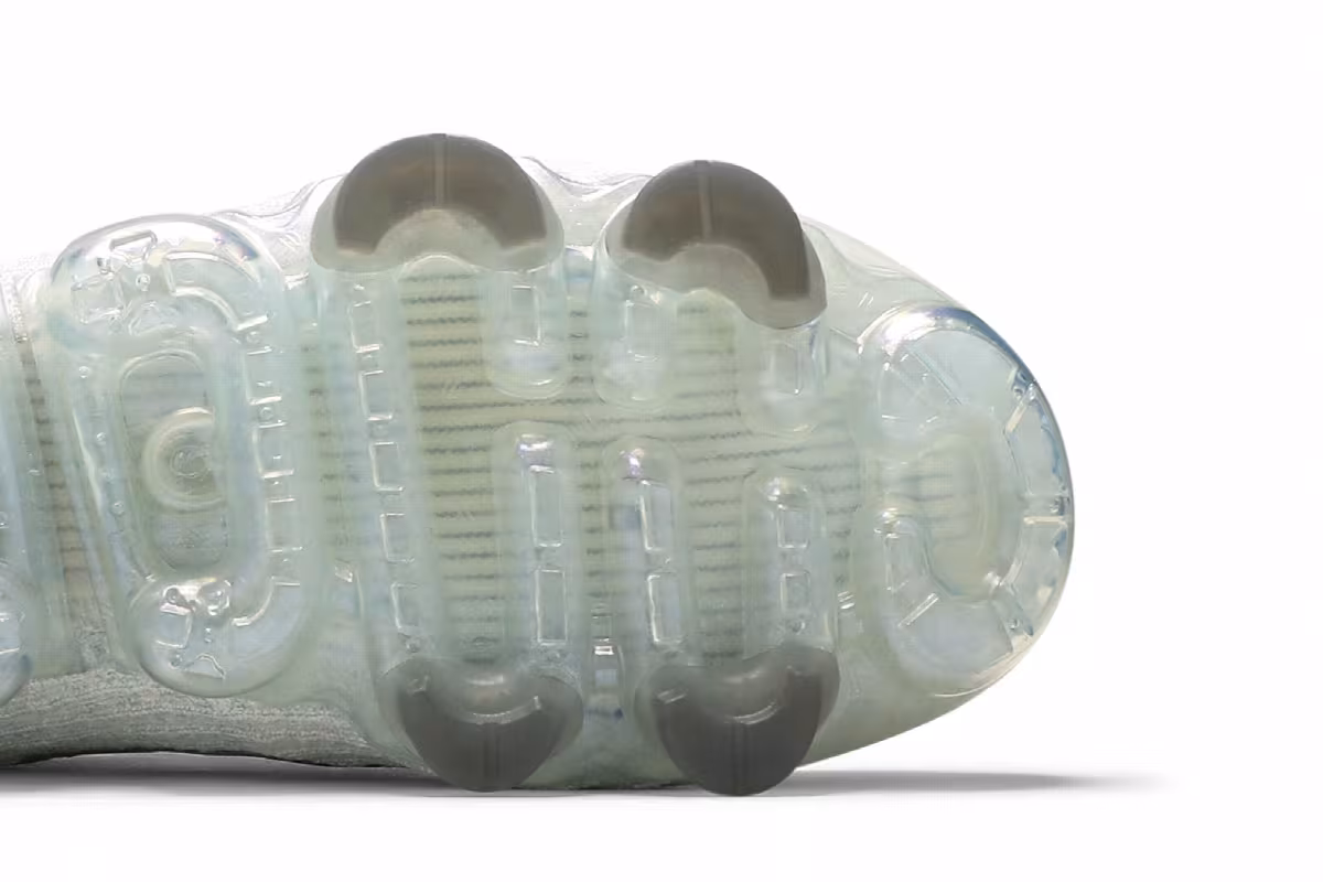 Nike Air VaporMax Flyknit 3 GS White Silver, view 6