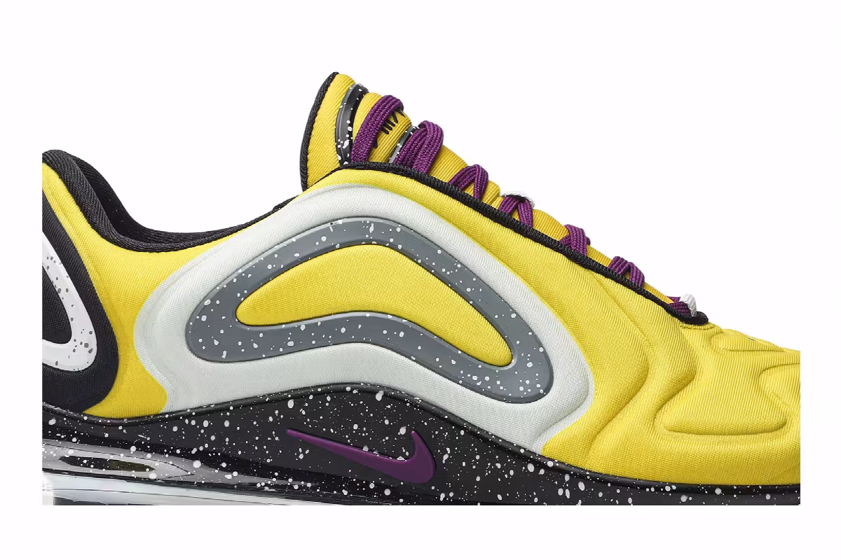 Undercover x Nike Air Max 720 Yellow, view 3