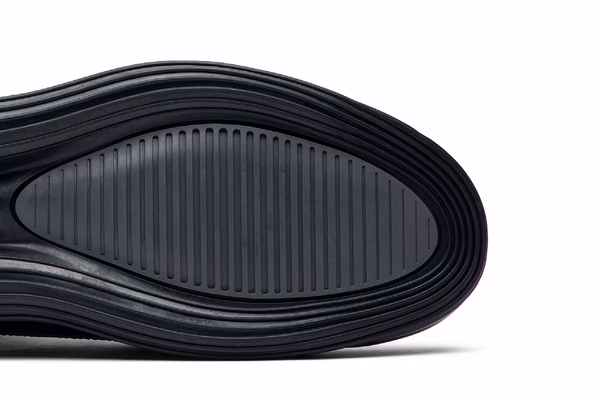 Nike Air Max 720 Saturn Triple Black, view 6