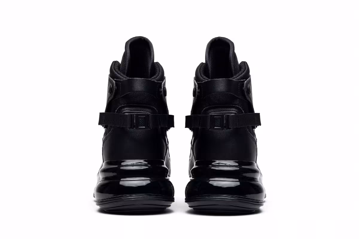 Nike Air Max 720 Saturn Triple Black, view 7
