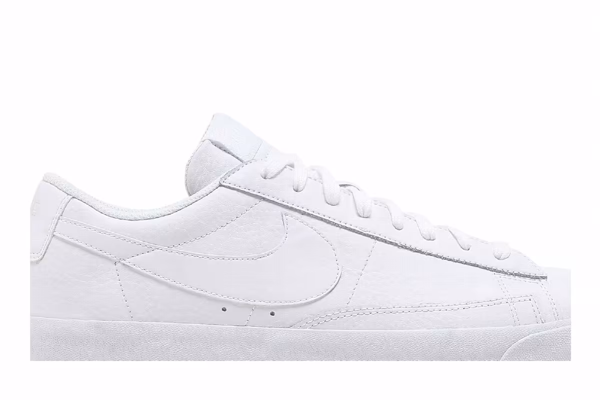 Nike Blazer Low LE Triple White, view 3
