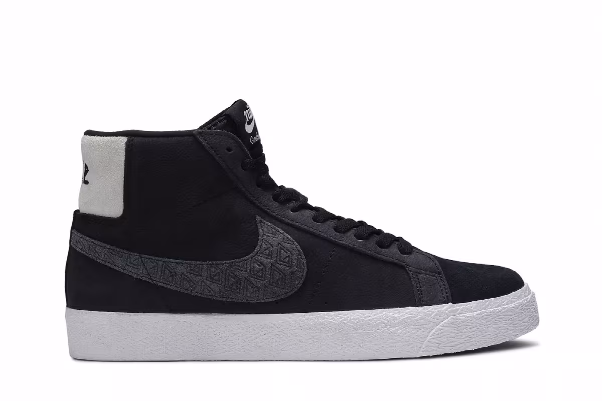 Gnarhunters x Nike Zoom Blazer Mid SB Black, view 2