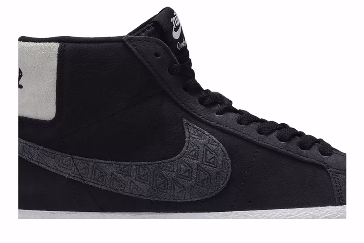 Gnarhunters x Nike Zoom Blazer Mid SB Black, view 3