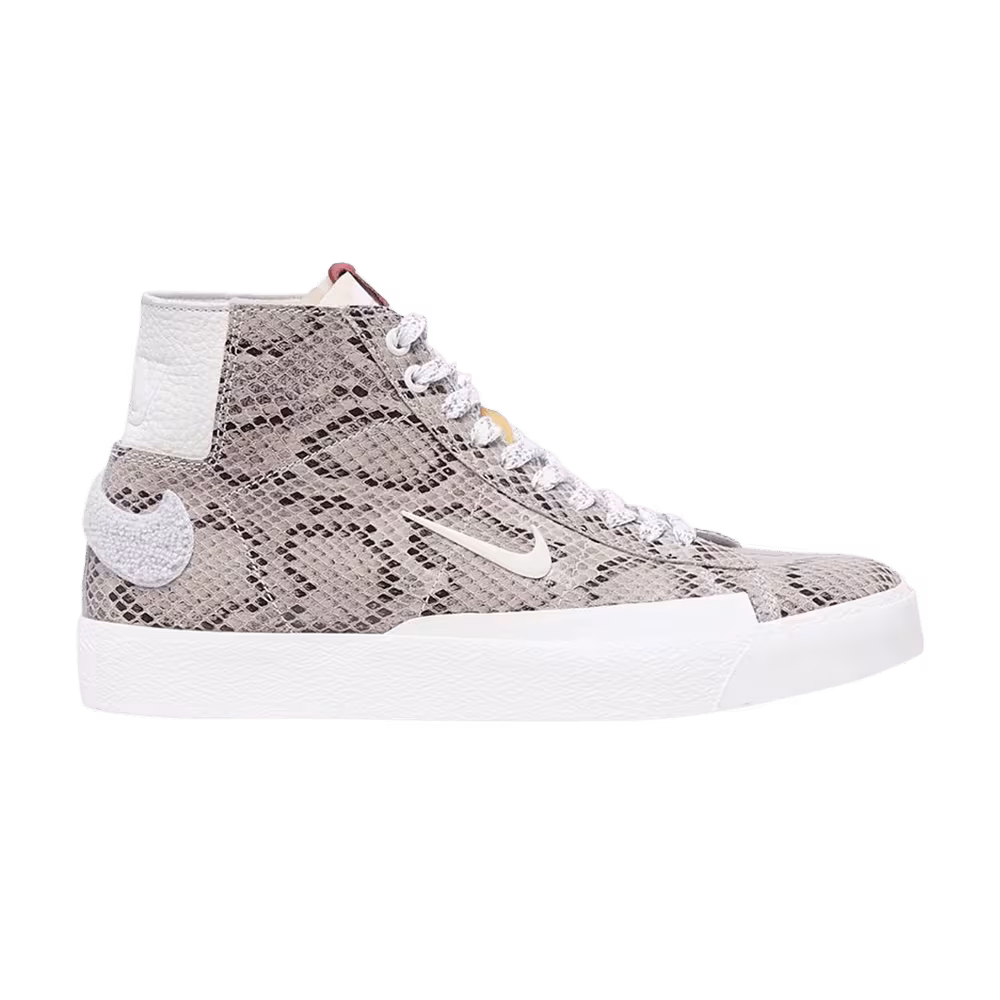 Soulland x Nike Blazer Mid QS SB FRI.day 03