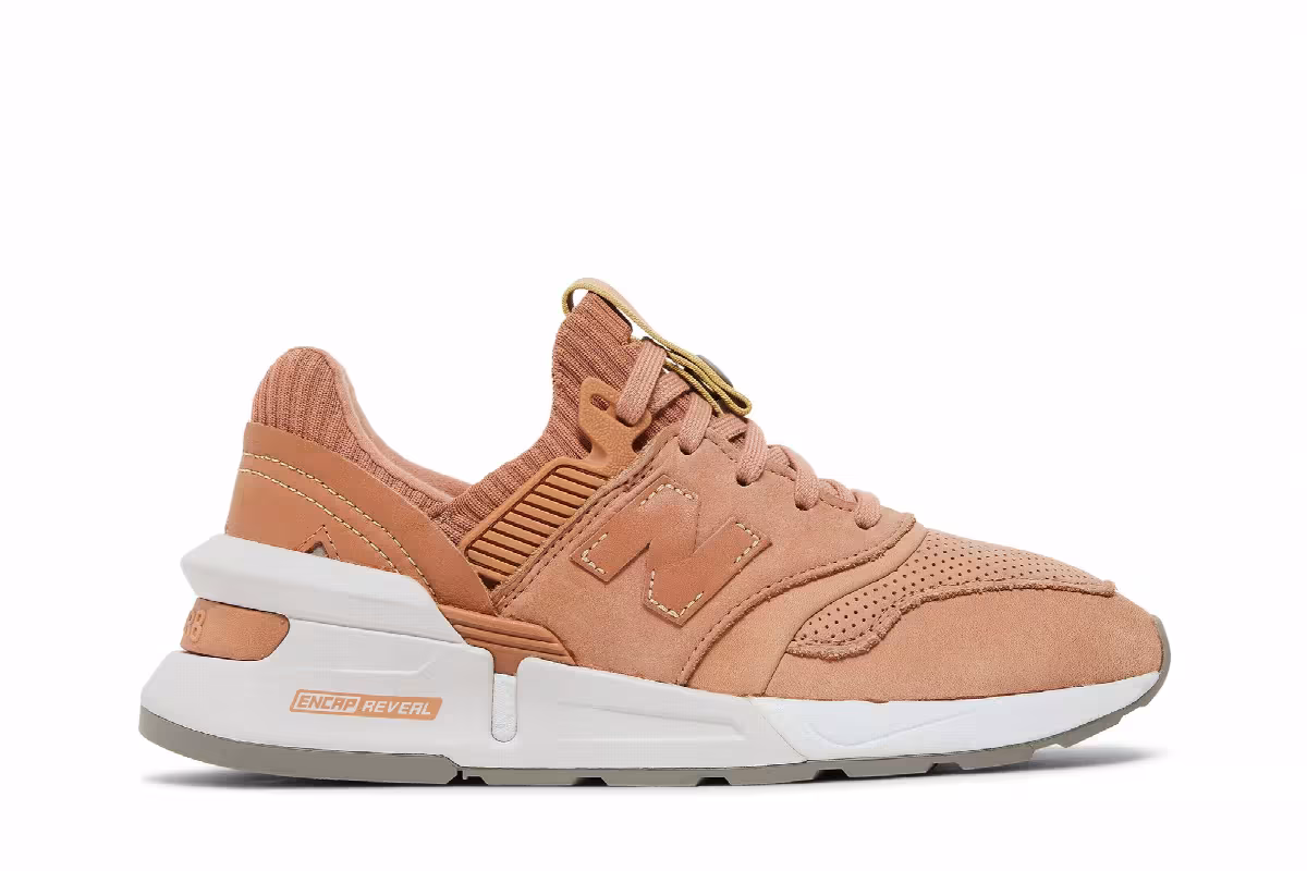 New Balance Women's 997S Pink, view 2
