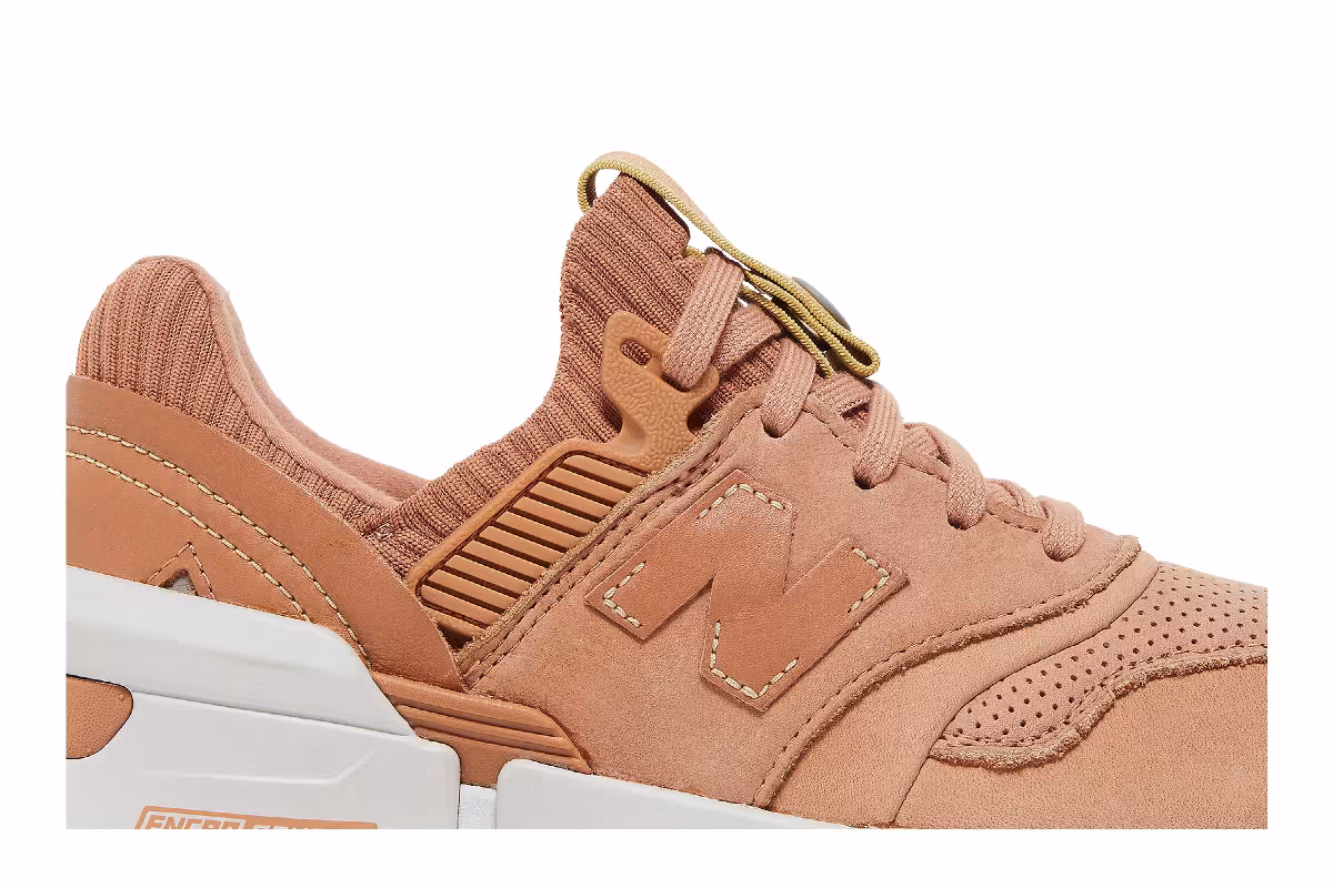 New Balance Women's 997S Pink, view 3