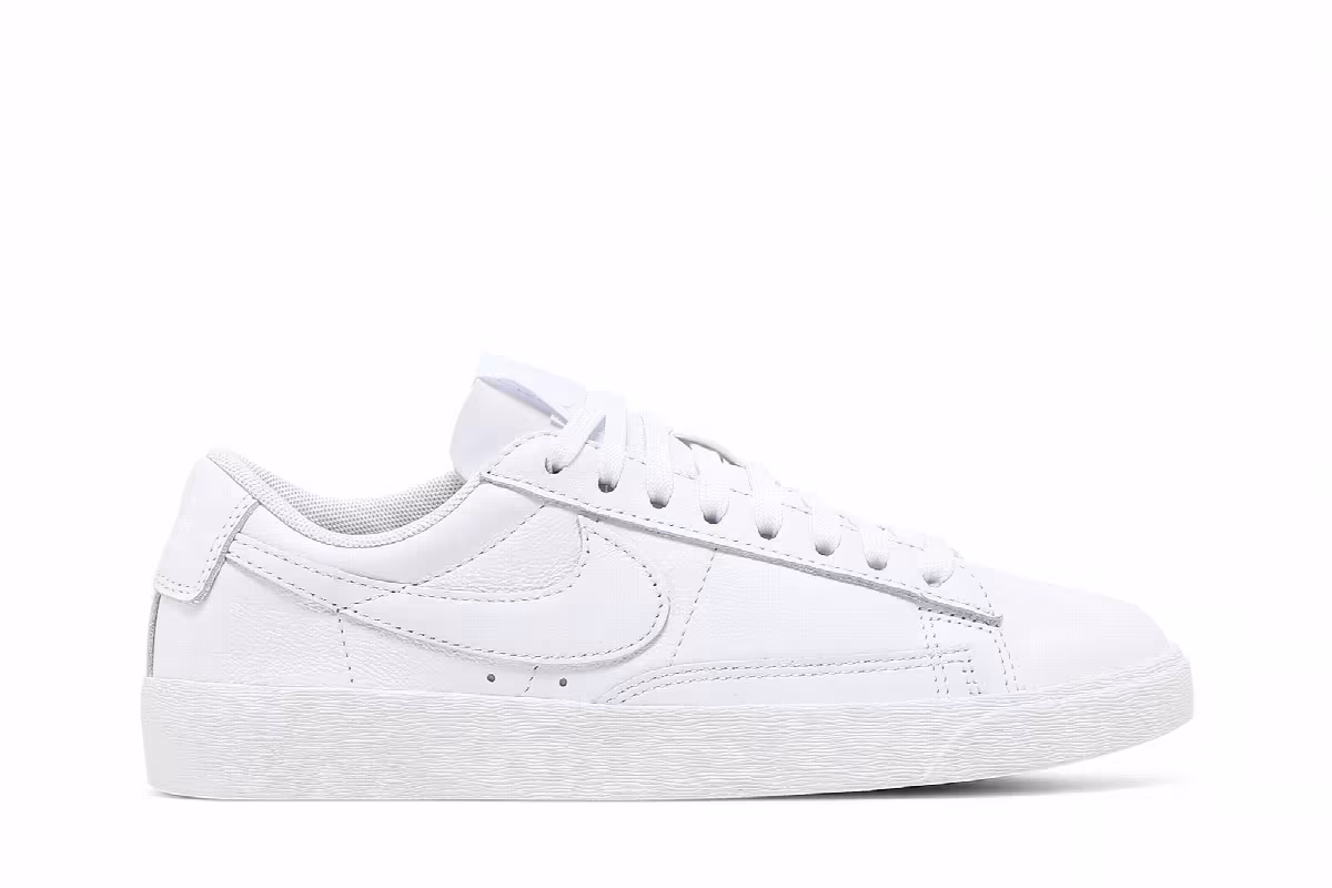 Nike Women's Blazer Low LE Triple White, view 2