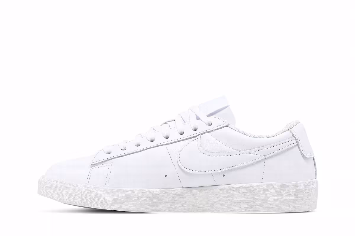 Nike Women's Blazer Low LE Triple White, view 4
