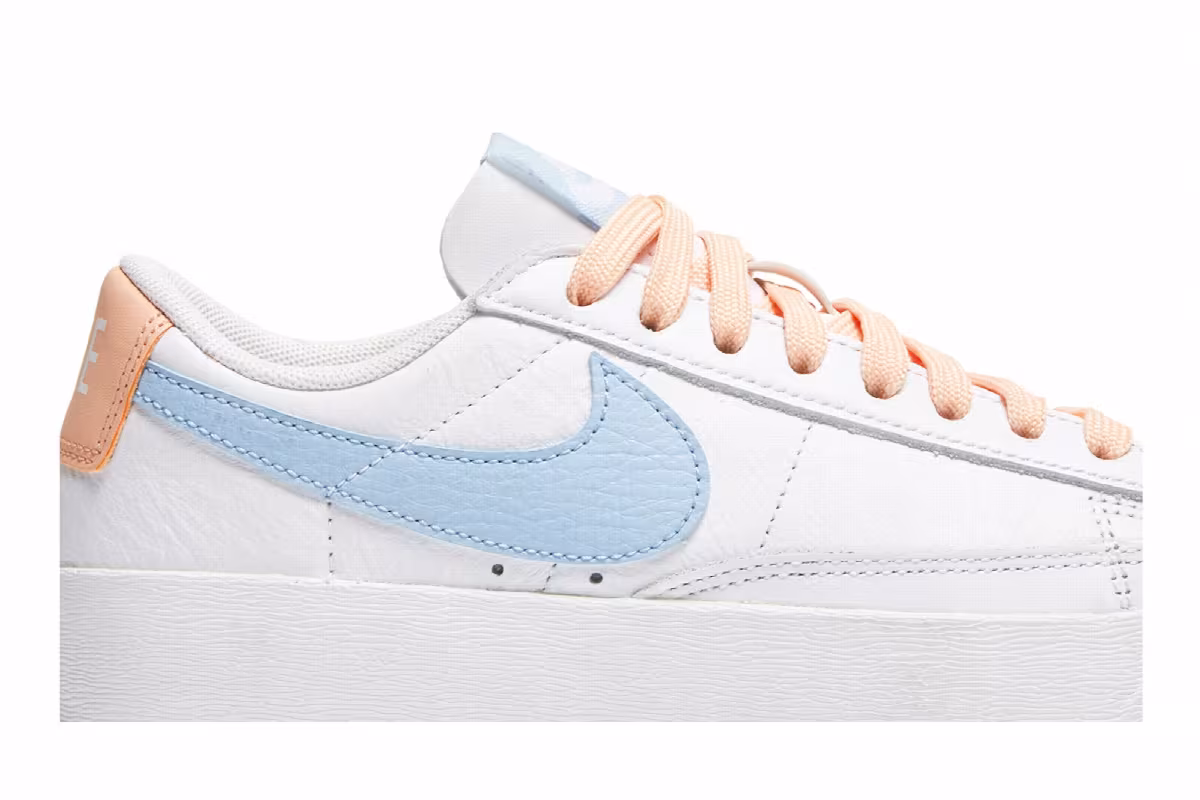 Nike Women's Blazer Low LE Psychic Blue, view 3