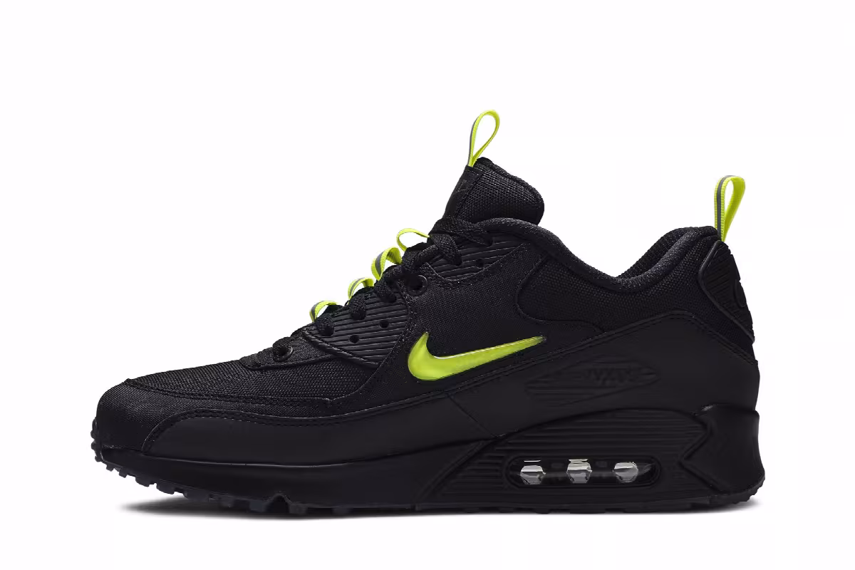 The Basement x Nike Air Max 90 Manchester, view 4