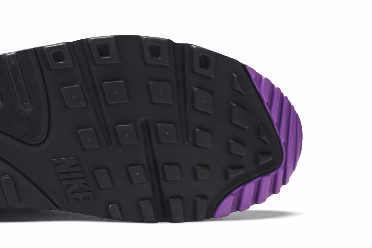 Nike Air Max 90 Essential Black Bright Violet, view 6