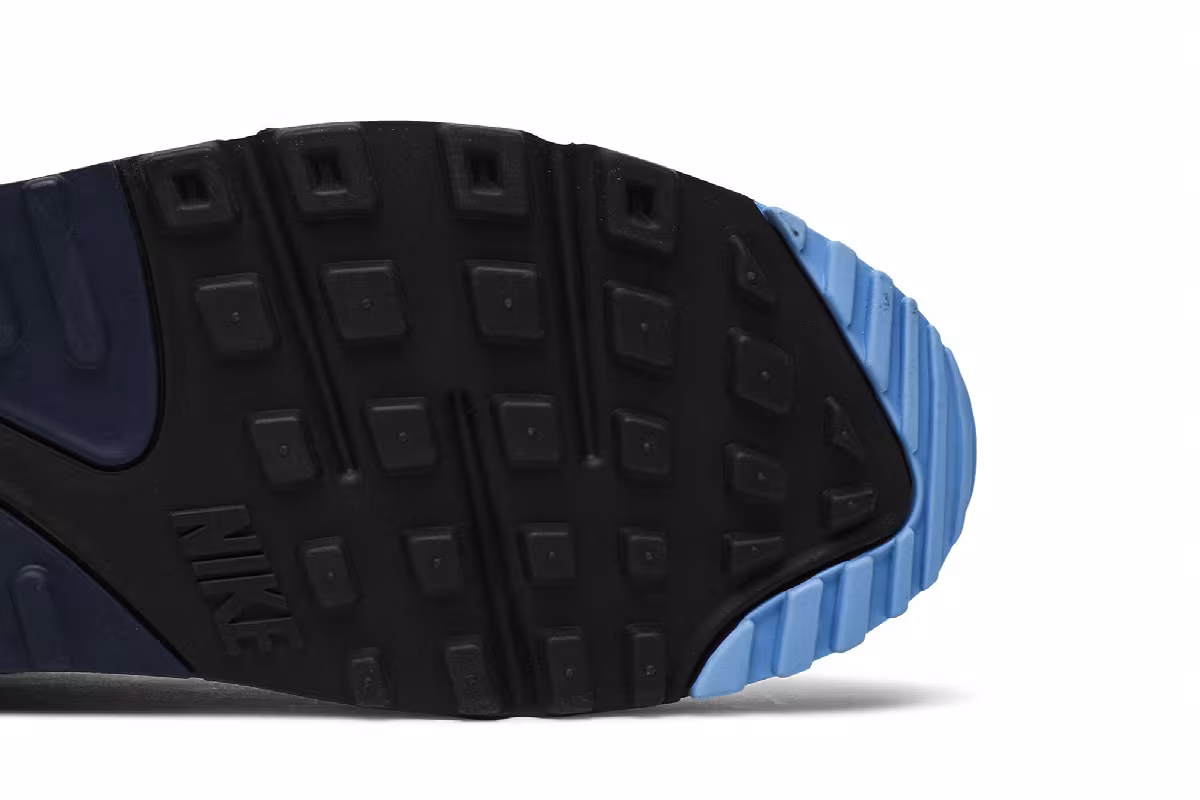 Nike Air Max 90 UNC, view 6