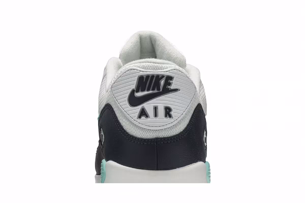 Nike Air Max 90 Esssential Aurora, view 8