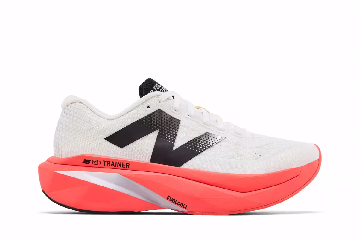 New Balance Fuelcell SuperComp Trainer v3 White Coral, view 2