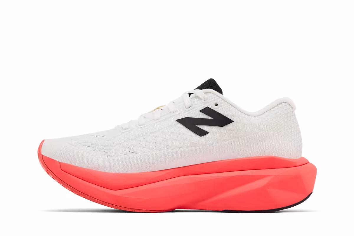 New Balance Fuelcell SuperComp Trainer v3 White Coral, view 4
